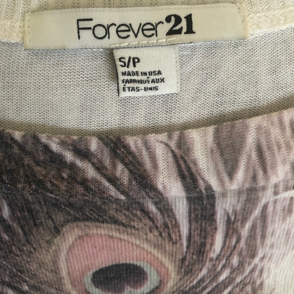 Peacock feather themed super soft scoop neck, 3/4 sleeve top size Small - Picture 6 of 6